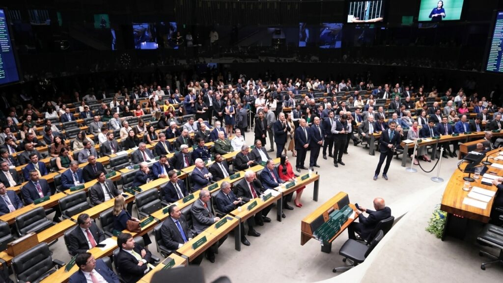Câmara dos Deputados: Voto do eleitor de Roraima vale 8 vezes mais que o voto do eleitor de São Paulo, veja os gráficos